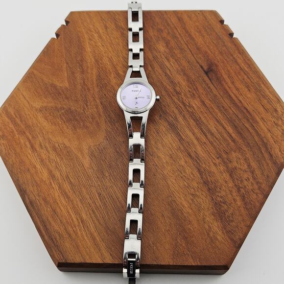 Fossil Women's Silver Tone Watch Light Purple Dial Contemporary Classic Casual - Picture 4 of 7